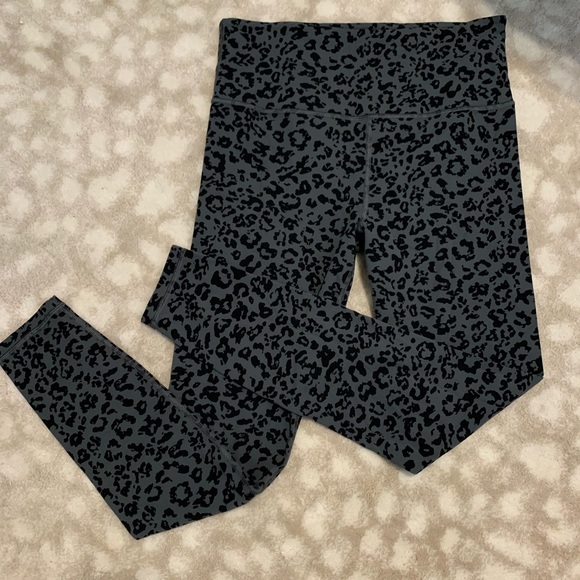 Grey/Black Leopard Print Elation Ultra High Rise Tights (Leggings) - Size M - Picture 2 of 3